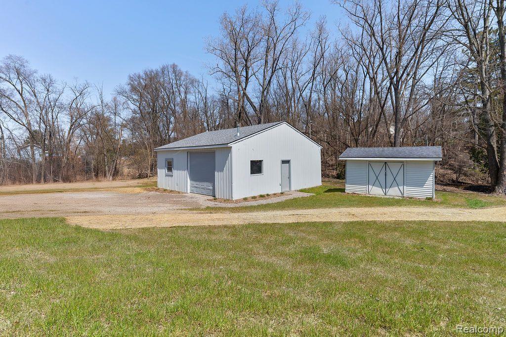 1284 Rochester Road Leonard, MI 48367 - Photo 31 of 52