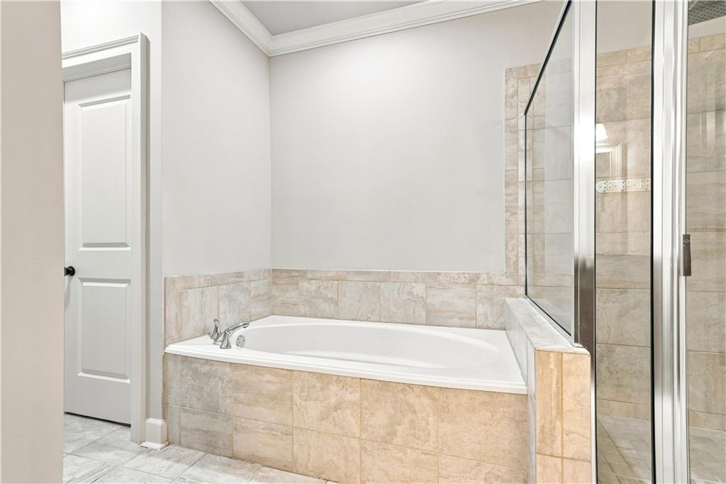 102 Riversgate Drive Sandy Springs, GA 30339 - Photo 39 of 75 Gallery Image 39