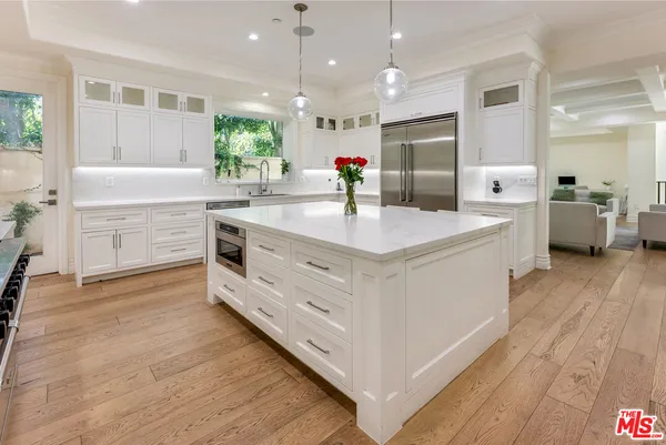 $29,500 | 391 South Saltair Avenue, Los Angeles, CA 90049