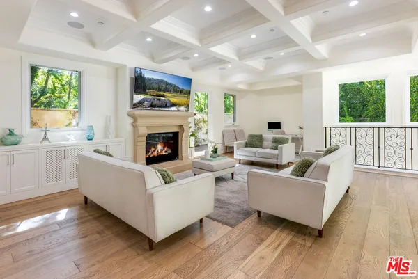 $29,500 | 391 South Saltair Avenue, Los Angeles, CA 90049