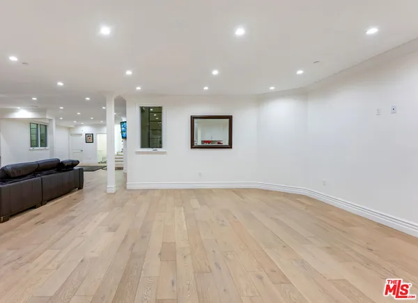 $29,500 | 391 South Saltair Avenue, Los Angeles, CA 90049