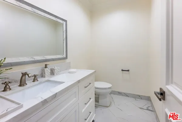 $29,500 | 391 South Saltair Avenue, Los Angeles, CA 90049
