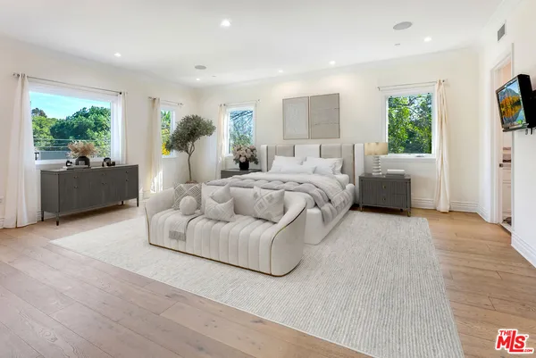 $29,500 | 391 South Saltair Avenue, Los Angeles, CA 90049