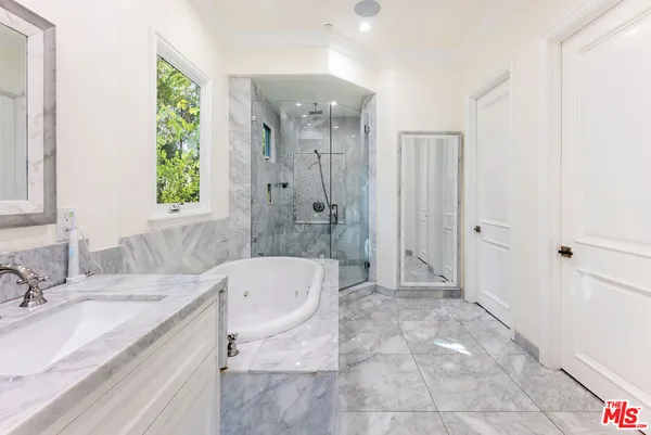 $29,500 | 391 South Saltair Avenue, Los Angeles, CA 90049