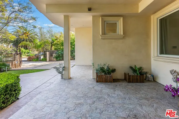 $29,500 | 391 South Saltair Avenue, Los Angeles, CA 90049