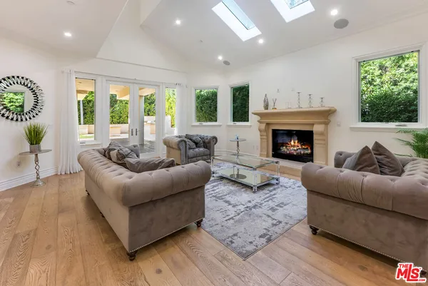 $29,500 | 391 South Saltair Avenue, Los Angeles, CA 90049