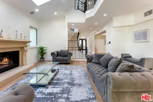 $29,500 | 391 South Saltair Avenue, Los Angeles, CA 90049