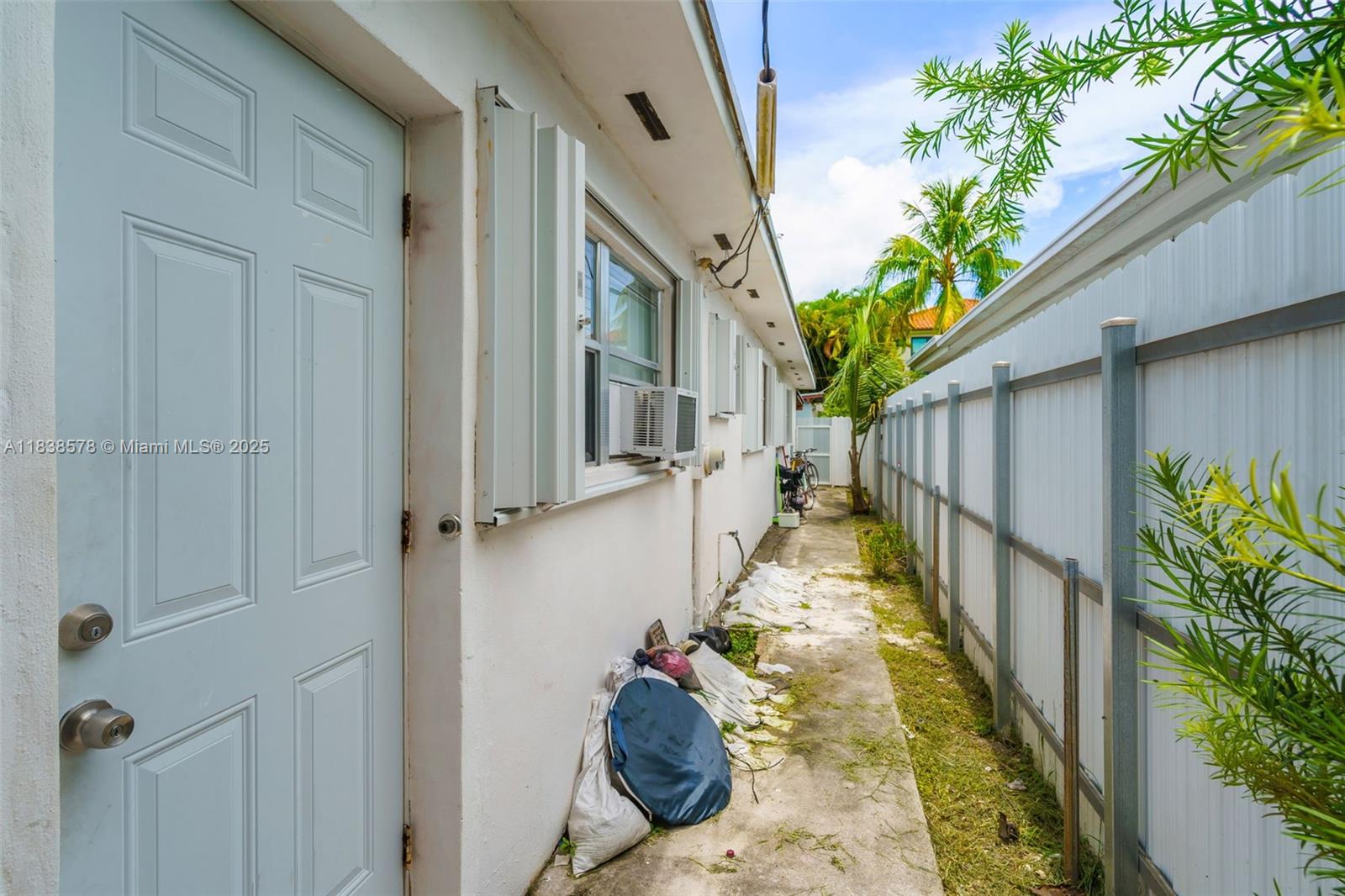 2761 Southwest 33rd Court Miami, FL 33133 - Photo 35 of 46