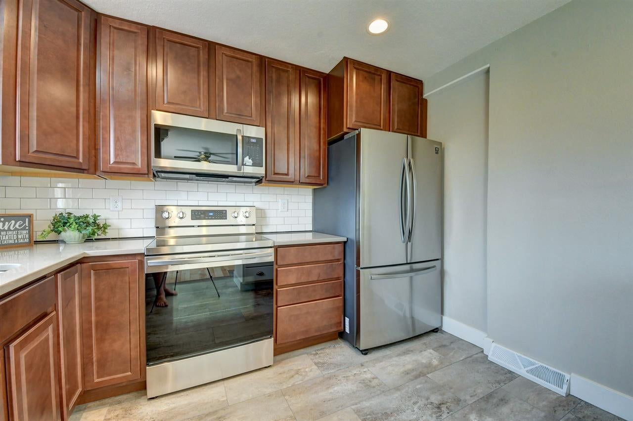 2307 Ridge Trail Northeast Cedar Rapids, IA 52402 - Photo 12 of 34 Gallery Image 12