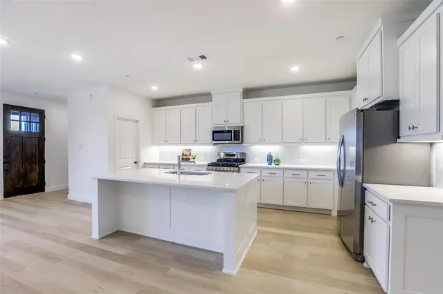 $3,200 | 8888 Magnet Drive, Frisco, TX 75035