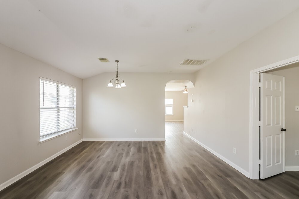6227 Channelbrook Lane Spring, TX 77379 - Photo 7 of 16 Gallery Image 7