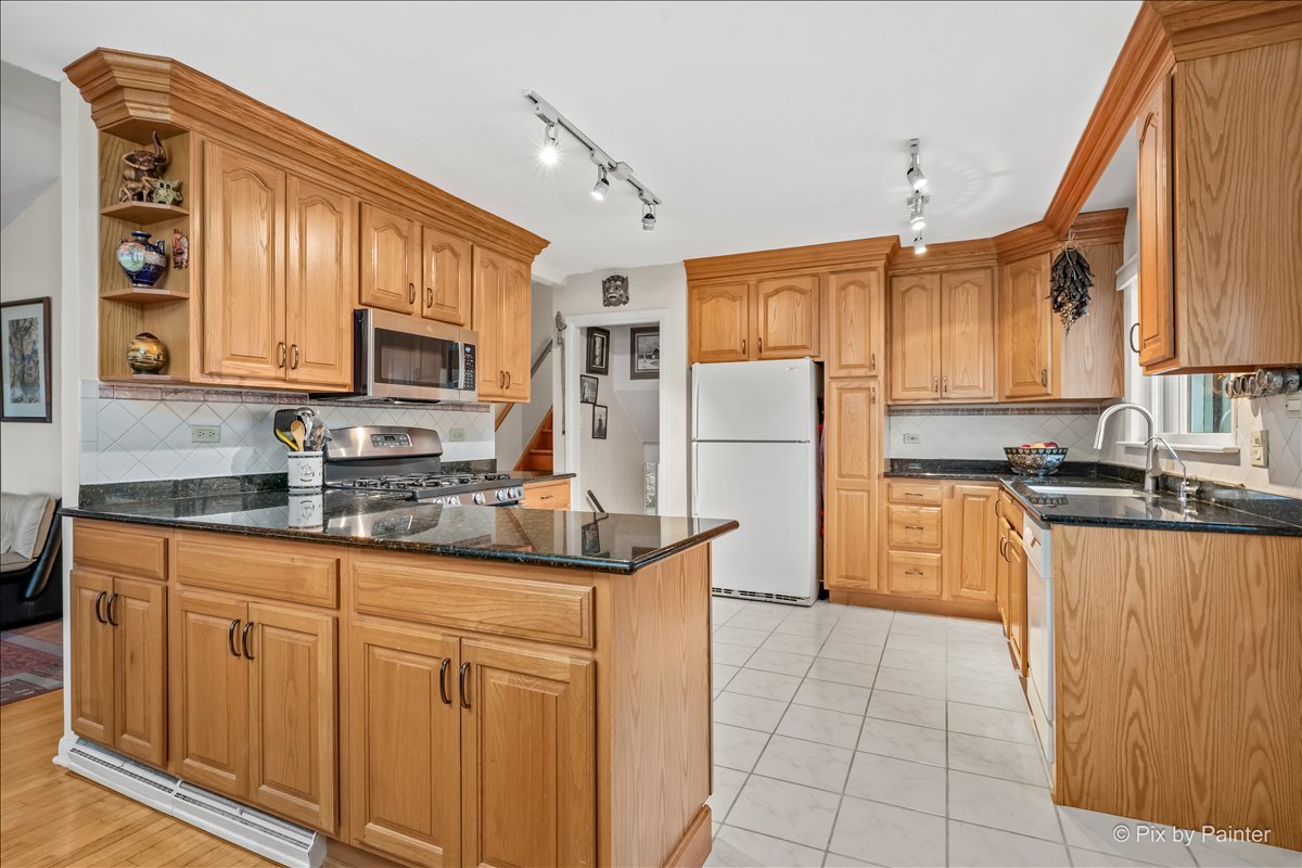 2530 Old Glenview Road Wilmette, IL 60091 - Photo 12 of 35