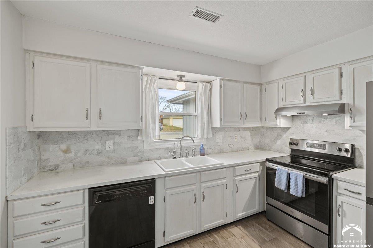 2239 Melholland Road Lawrence, KS 66047 - Photo 11 of 28