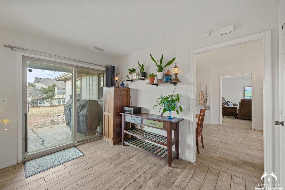 2239 Melholland Road Lawrence, KS 66047 - Photo 16 of 28