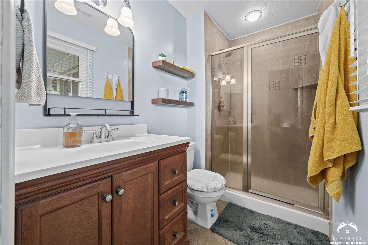 2239 Melholland Road Lawrence, KS 66047 - Photo 19 of 28