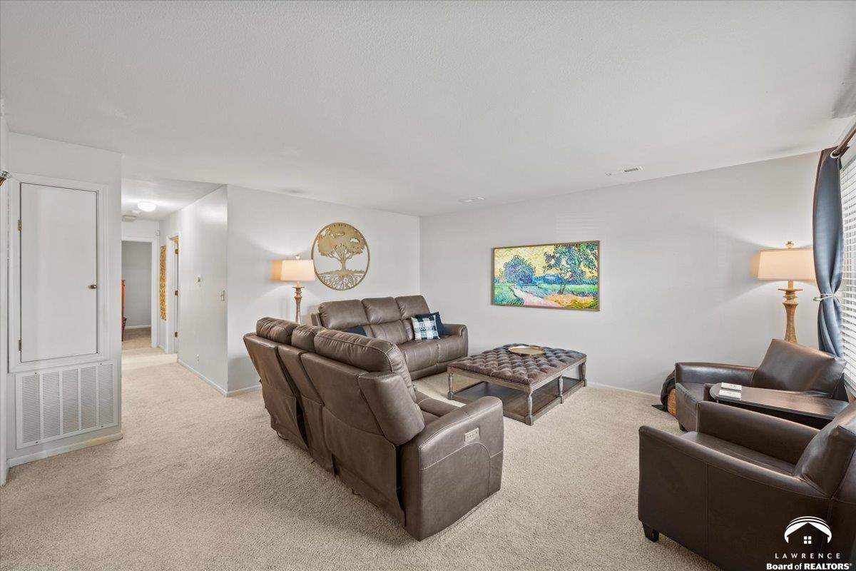 2239 Melholland Road Lawrence, KS 66047 - Photo 6 of 28