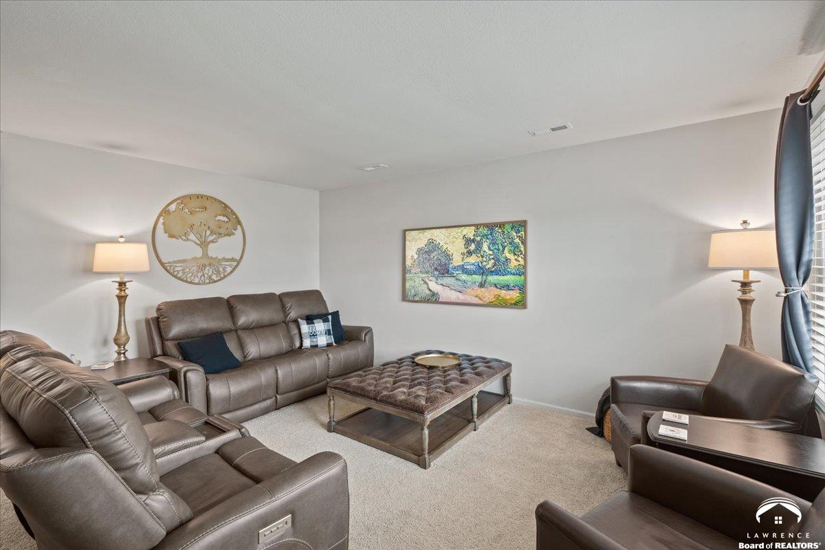 2239 Melholland Road Lawrence, KS 66047 - Photo 7 of 28