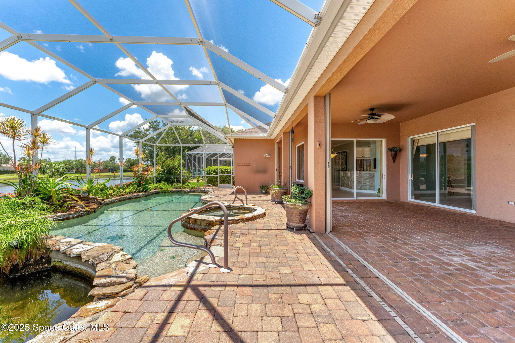 3121 Camberly Circle Melbourne, FL 32940 - Photo 2 of 52 3121 Camberly Cir (41)