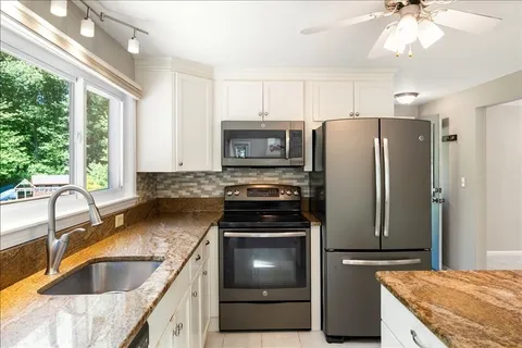 $739,900 | 7 Hundred Oaks Lane, Ashland, MA 01721