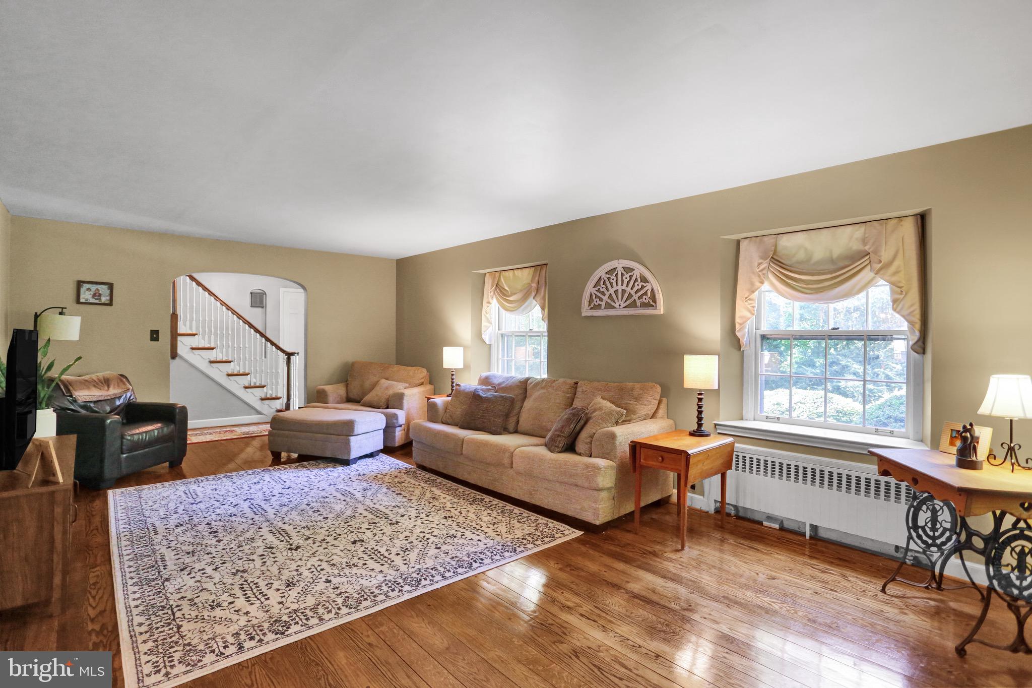 3429 River Road Reading, PA 19605 - Photo 11 of 45 Living Room