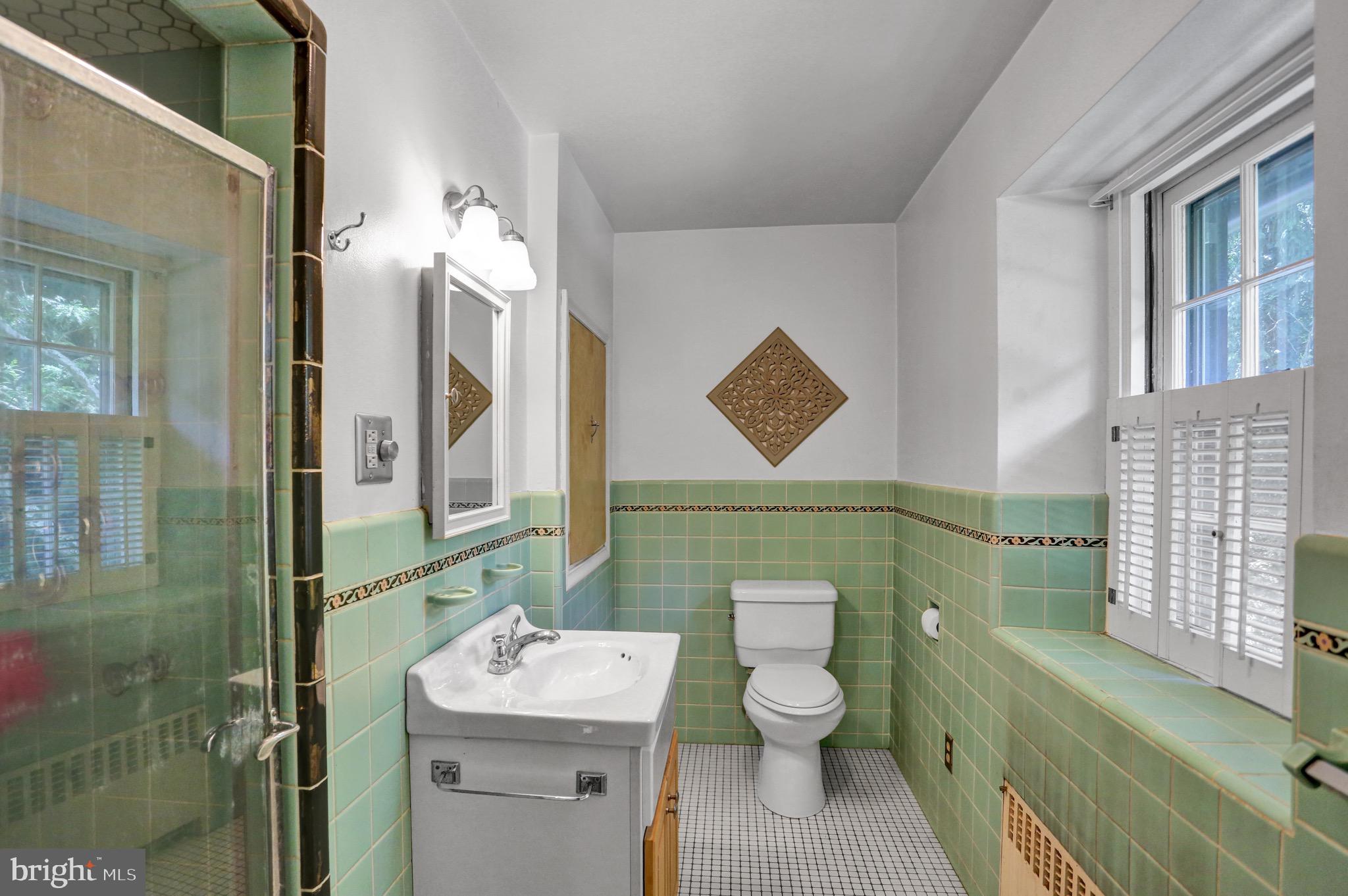 3429 River Road Reading, PA 19605 - Photo 23 of 45 Master Bath