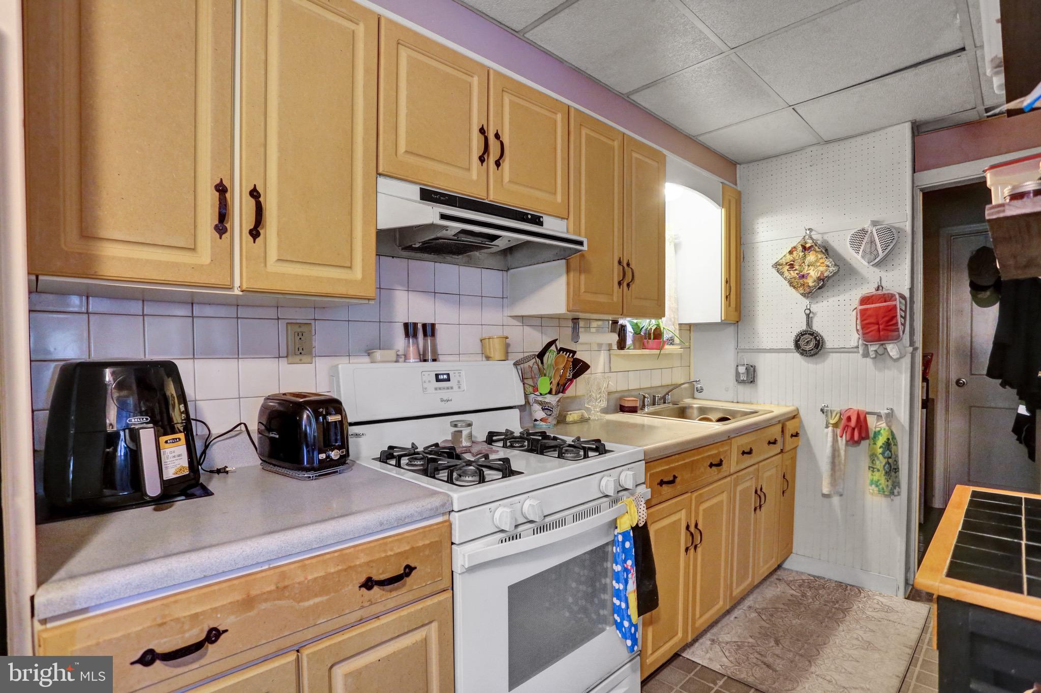 3429 River Road Reading, PA 19605 - Photo 41 of 45 Carriage House Kitchen