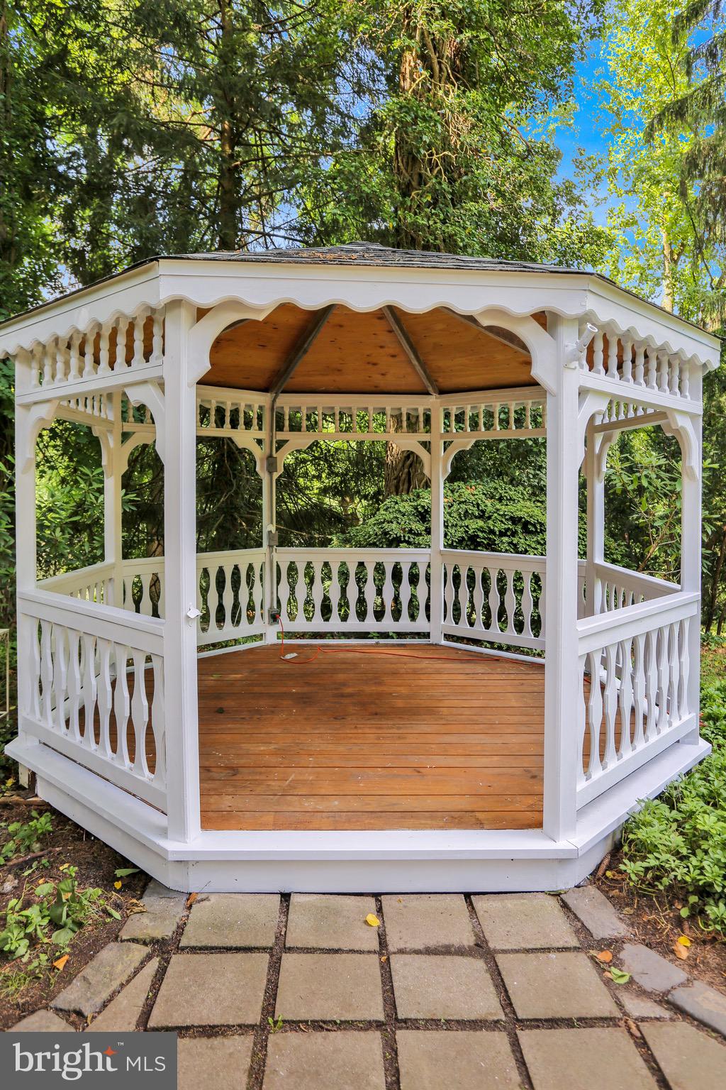 3429 River Road Reading, PA 19605 - Photo 7 of 45 Gazebo - Front Yard