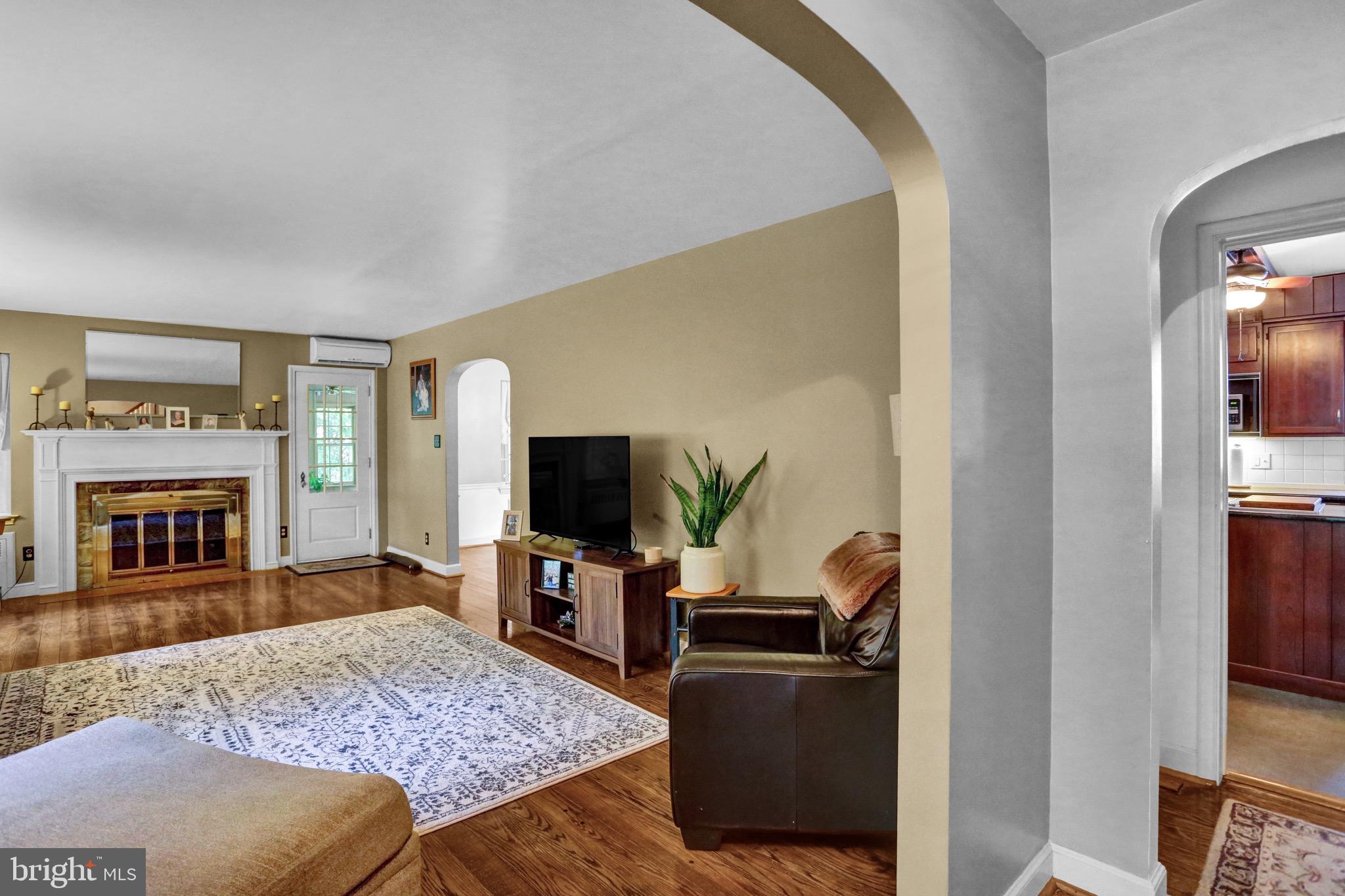3429 River Road Reading, PA 19605 - Photo 9 of 45 Living Room from Entry