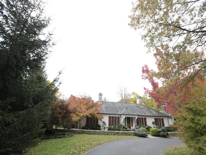 359 West Road New Canaan, CT 06840 - Photo 31 of 31 Driveway