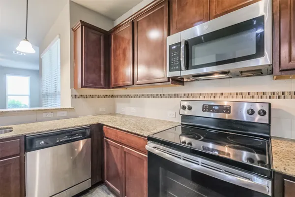 $1,695 | 121 Wickersham, Unit A, Conroe, TX 77304