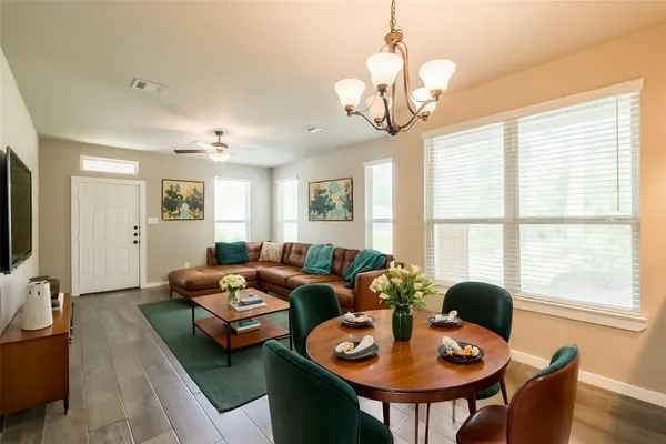 $1,695 | 121 Wickersham, Unit A, Conroe, TX 77304