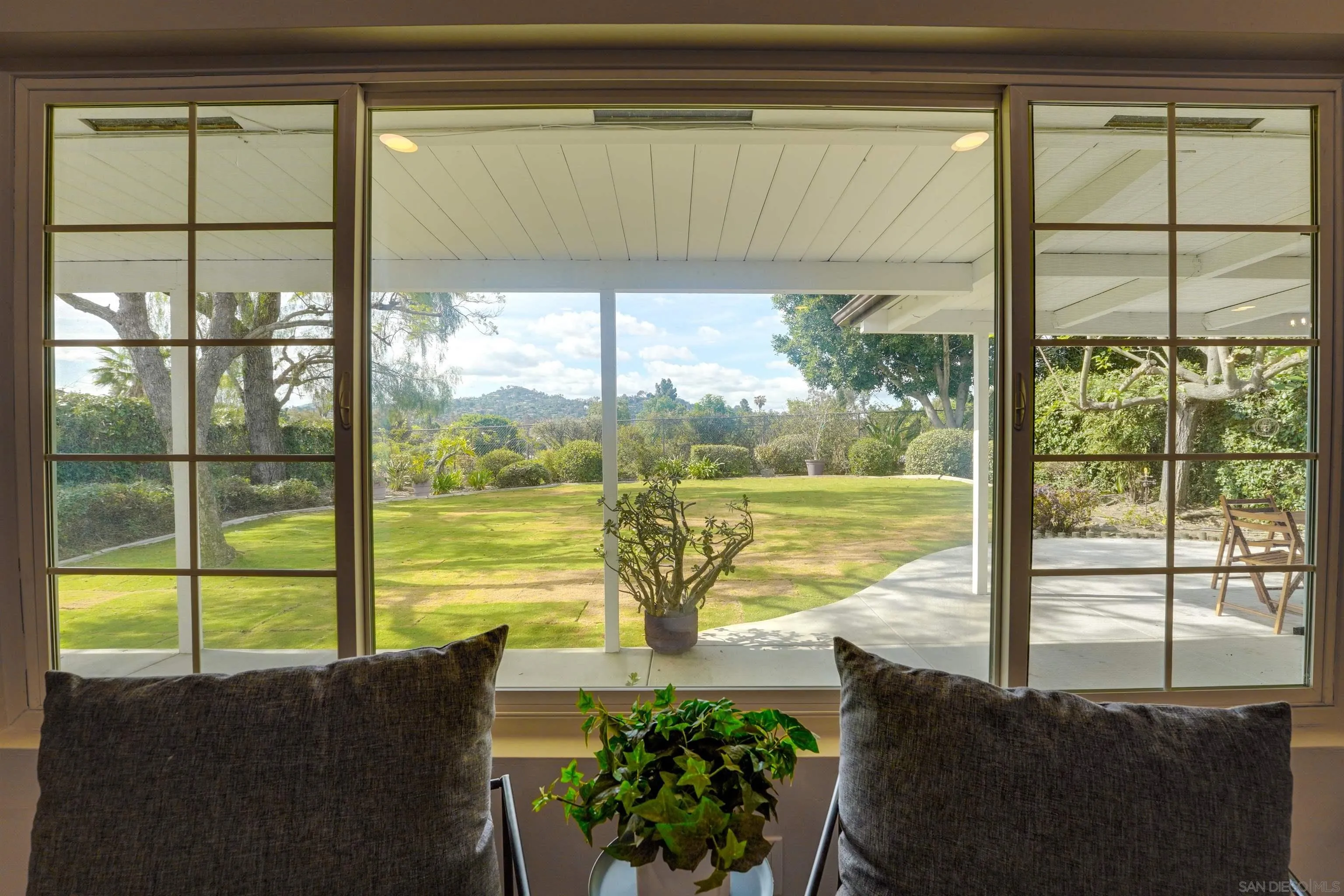 9645 Jimzel Road La Mesa, CA 91942 - Photo 2 of 19