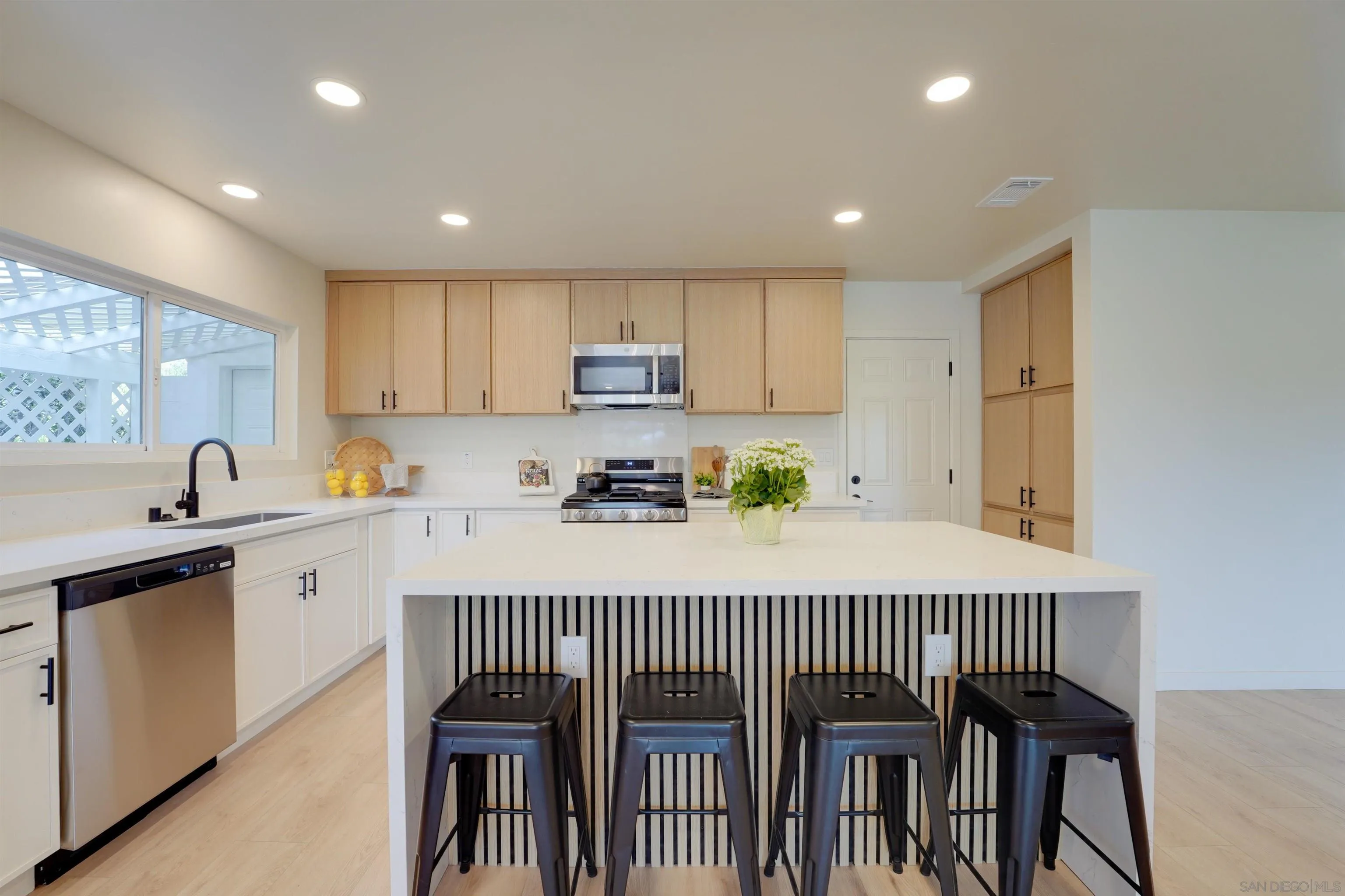 9645 Jimzel Road La Mesa, CA 91942 - Photo 6 of 19