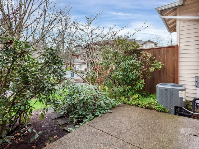 $349,000 | 15416 Southwest Mallard Drive, Unit 104, Beaverton, OR 97007