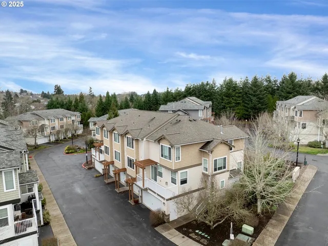 $349,000 | 15416 Southwest Mallard Drive, Unit 104, Beaverton, OR 97007