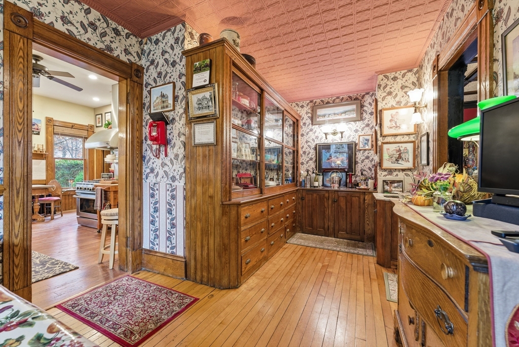 1176 Worthington Street Springfield, MA 01109 - Photo 18 of 42