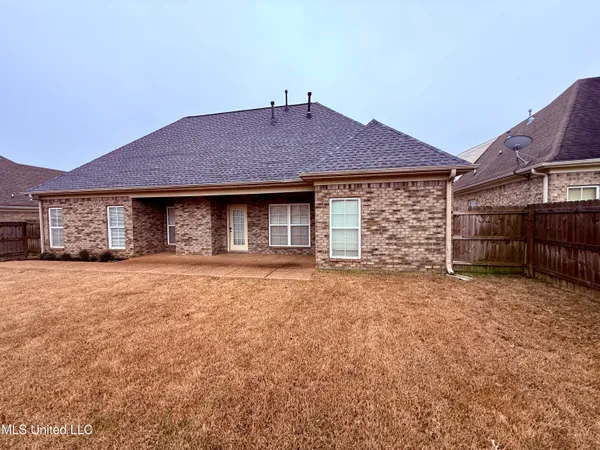 $329,900 | 2686 Summer Knoll Drive, Southaven, MS 38672