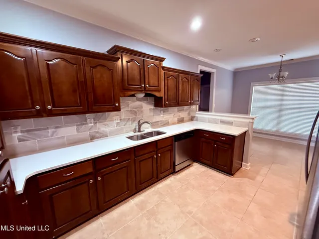 $335,000 | 2686 Summer Knoll Drive, Southaven, MS 38672