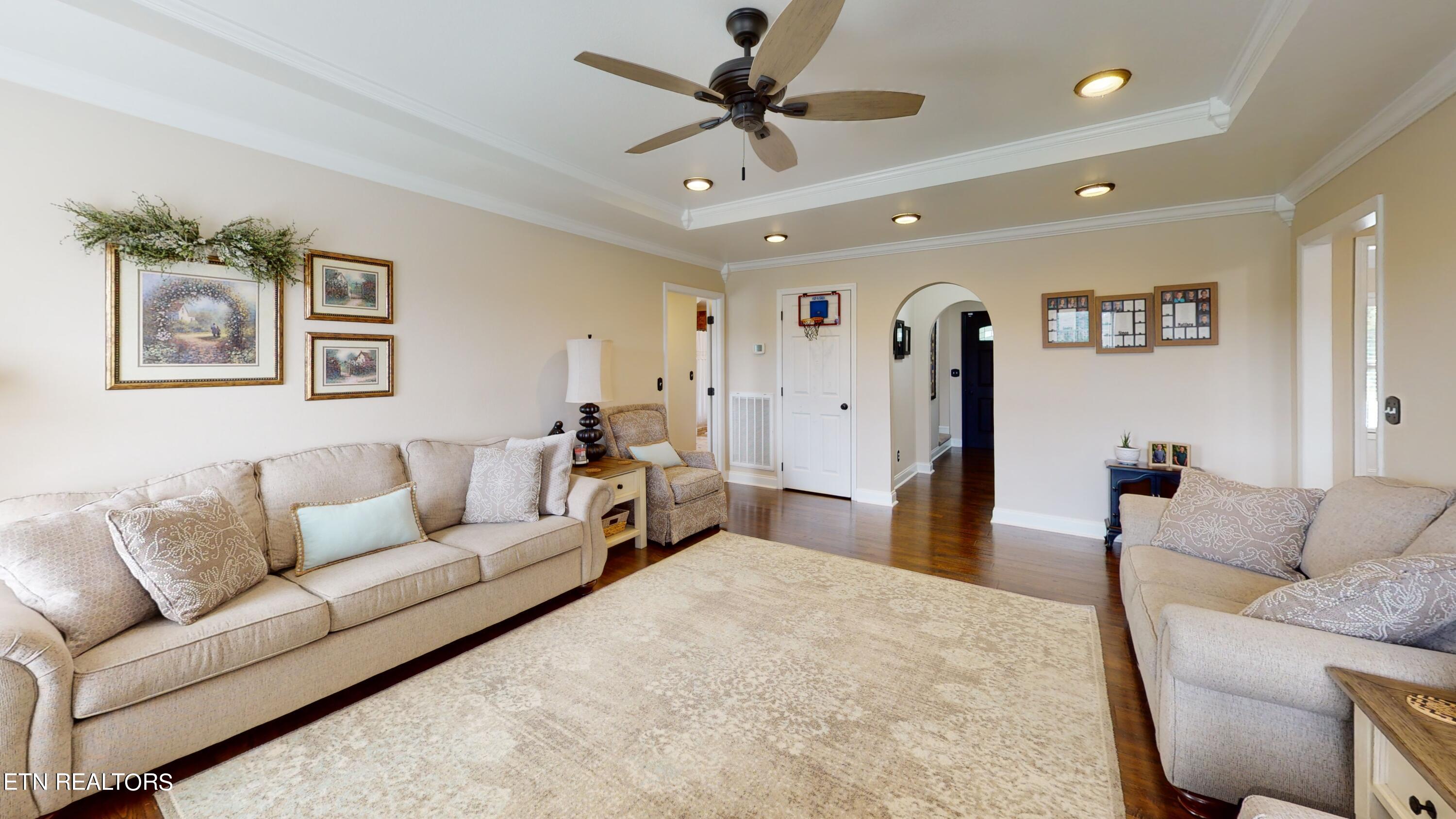 1825 Blue Top Road Tazewell, TN 37879 - Photo 8 of 56 Living Room (4)