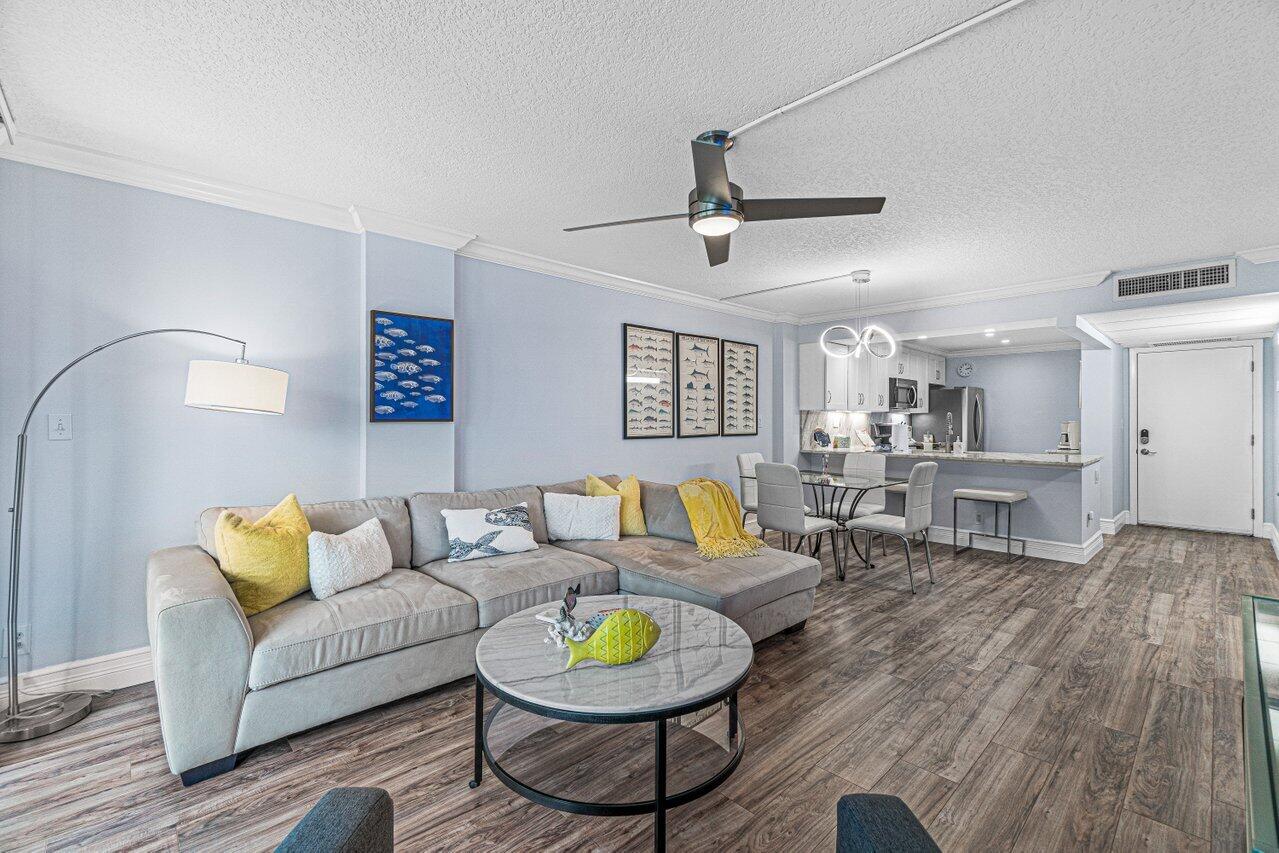 11 Royal Palm Way, Unit 203 Boca Raton, FL 33432 - Photo 12 of 29 018-11RoyalPalmWay-BocaRaton-FL-33432-SM