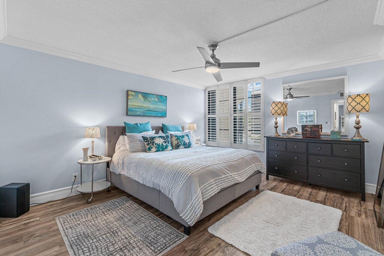 11 Royal Palm Way, Unit 203 Boca Raton, FL 33432 - Photo 13 of 29 004-11RoyalPalmWay-BocaRaton-FL-33432-SM