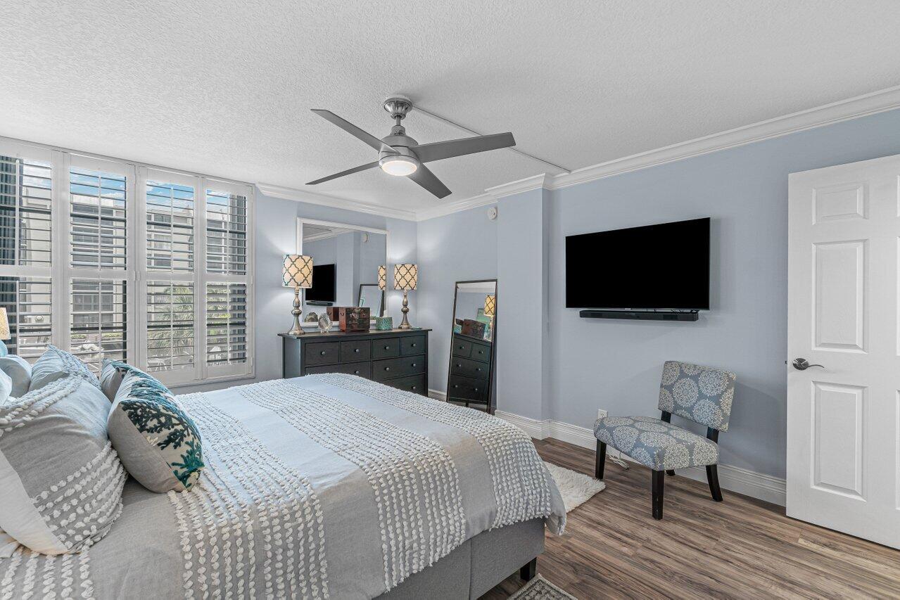 11 Royal Palm Way, Unit 203 Boca Raton, FL 33432 - Photo 14 of 29 005-11RoyalPalmWay-BocaRaton-FL-33432-SM