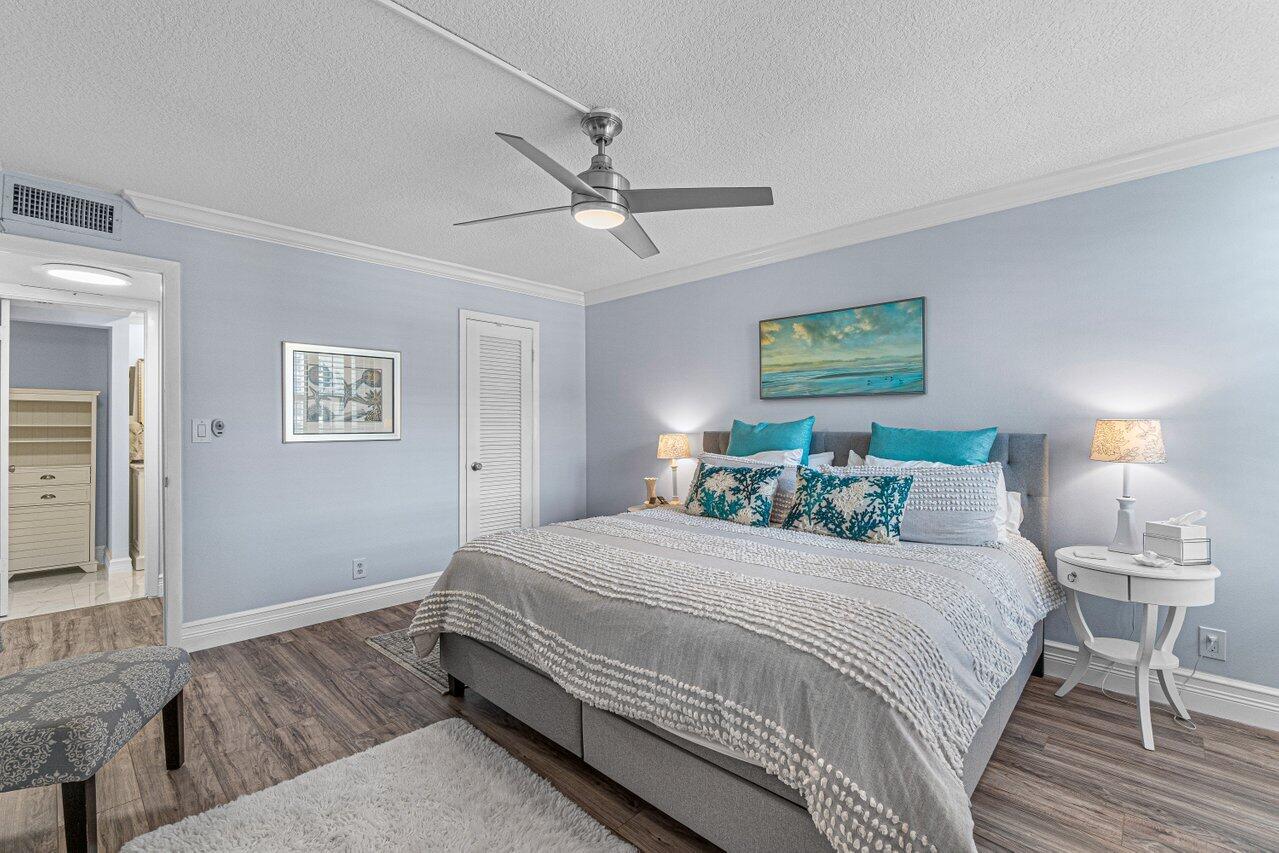 11 Royal Palm Way, Unit 203 Boca Raton, FL 33432 - Photo 15 of 29 006-11RoyalPalmWay-BocaRaton-FL-33432-SM