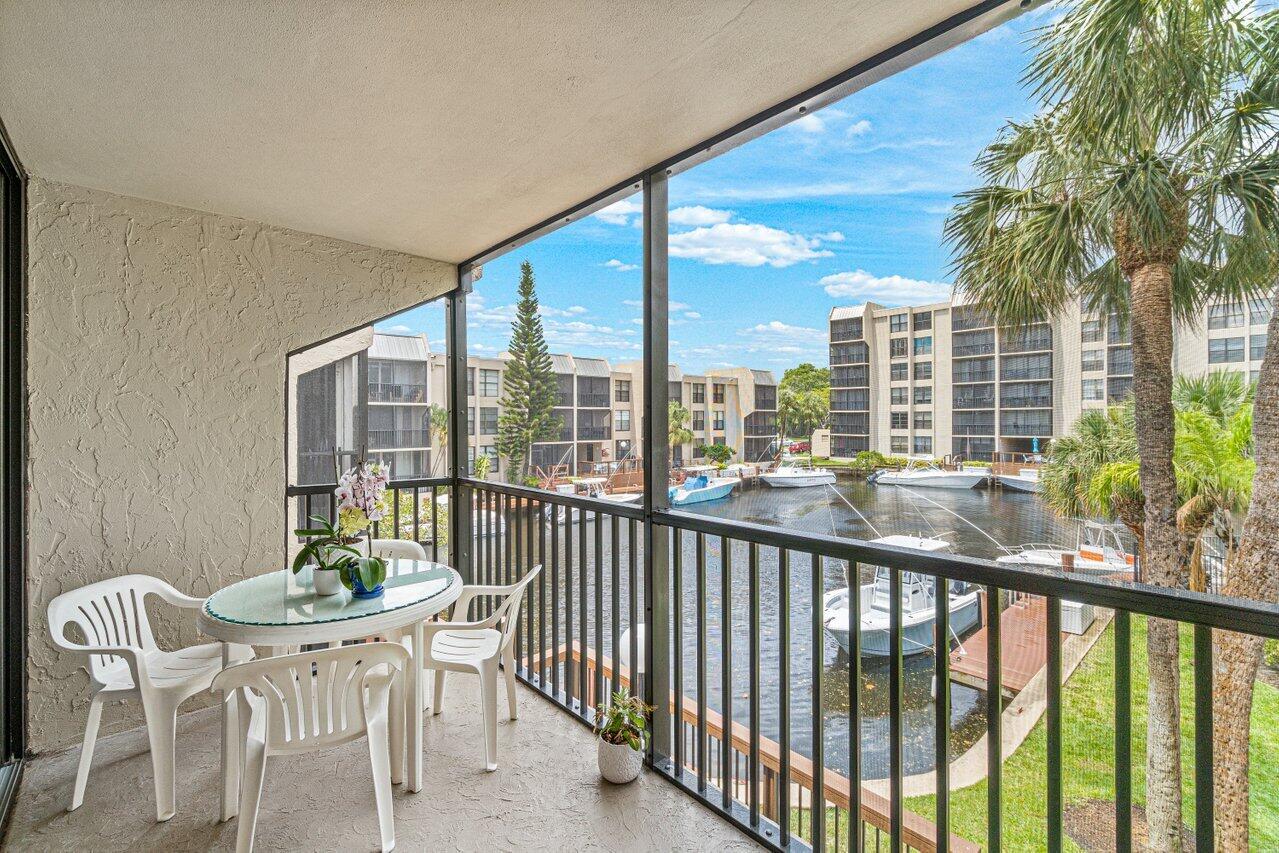 11 Royal Palm Way, Unit 203 Boca Raton, FL 33432 - Photo 21 of 29 023-11RoyalPalmWay-BocaRaton-FL-33432-SM