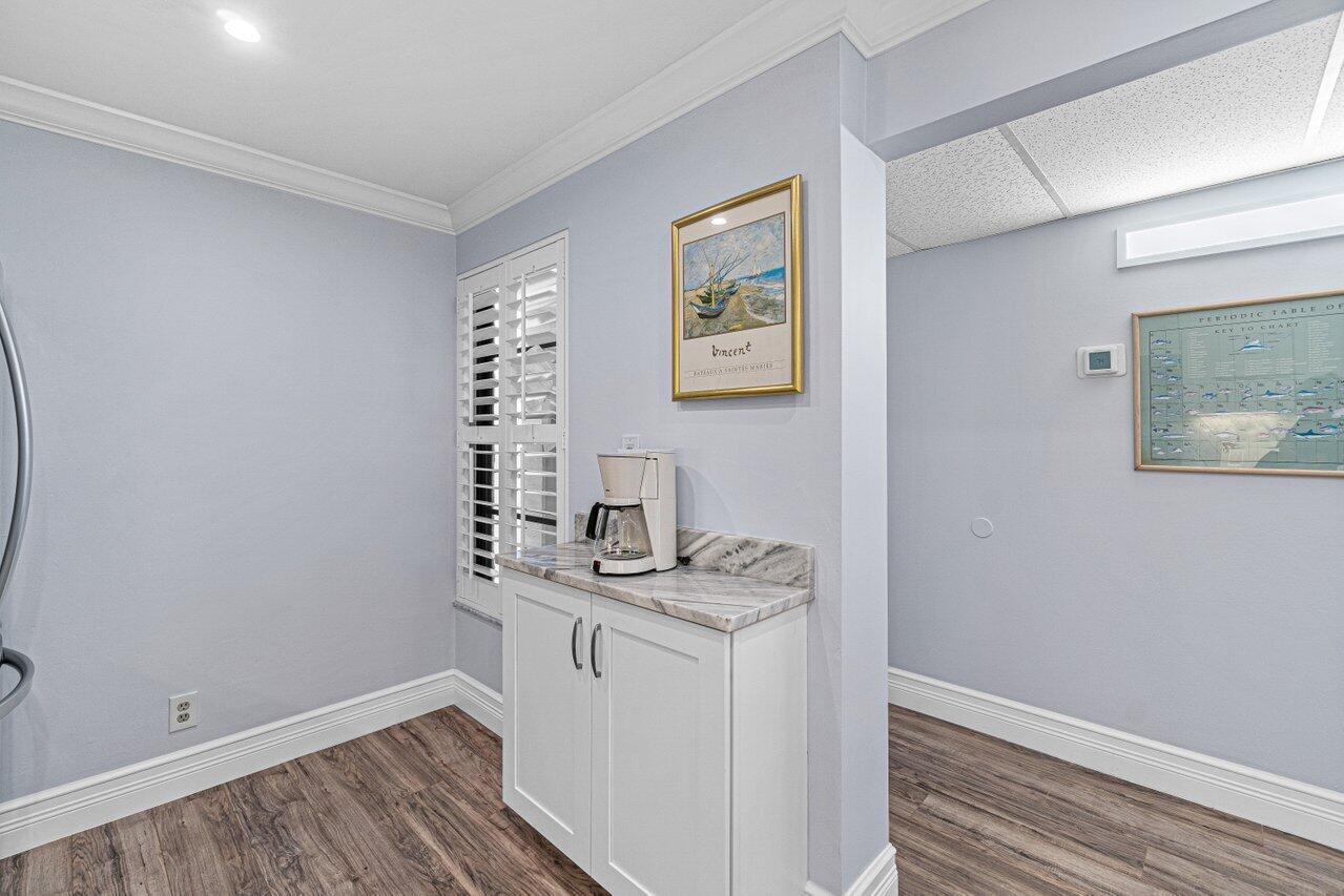 11 Royal Palm Way, Unit 203 Boca Raton, FL 33432 - Photo 4 of 29 021-11RoyalPalmWay-BocaRaton-FL-33432-SM