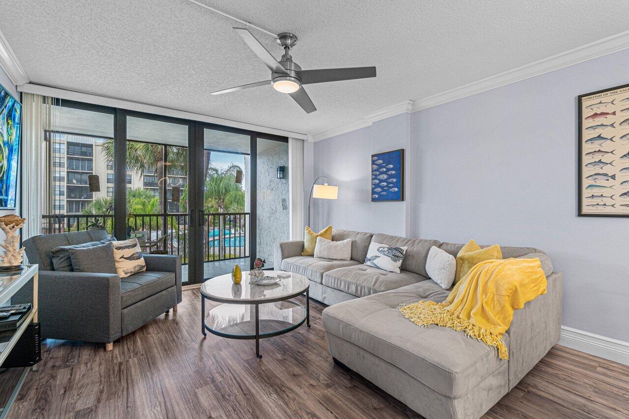 11 Royal Palm Way, Unit 203 Boca Raton, FL 33432 - Photo 9 of 29 015-11RoyalPalmWay-BocaRaton-FL-33432-SM