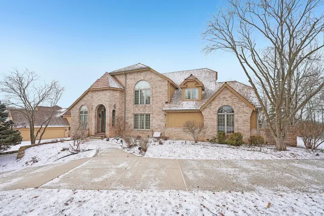 $1,100,000 | 4555 Edington Lane, Brookfield, WI 53045