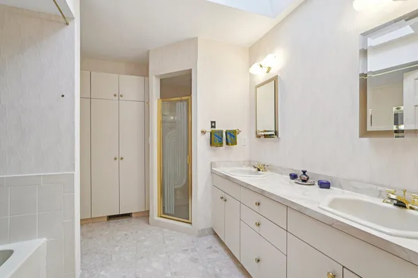 $999,000 | 4555 Edington Lane, Brookfield, WI 53045