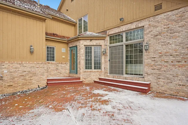 $1,100,000 | 4555 Edington Lane, Brookfield, WI 53045