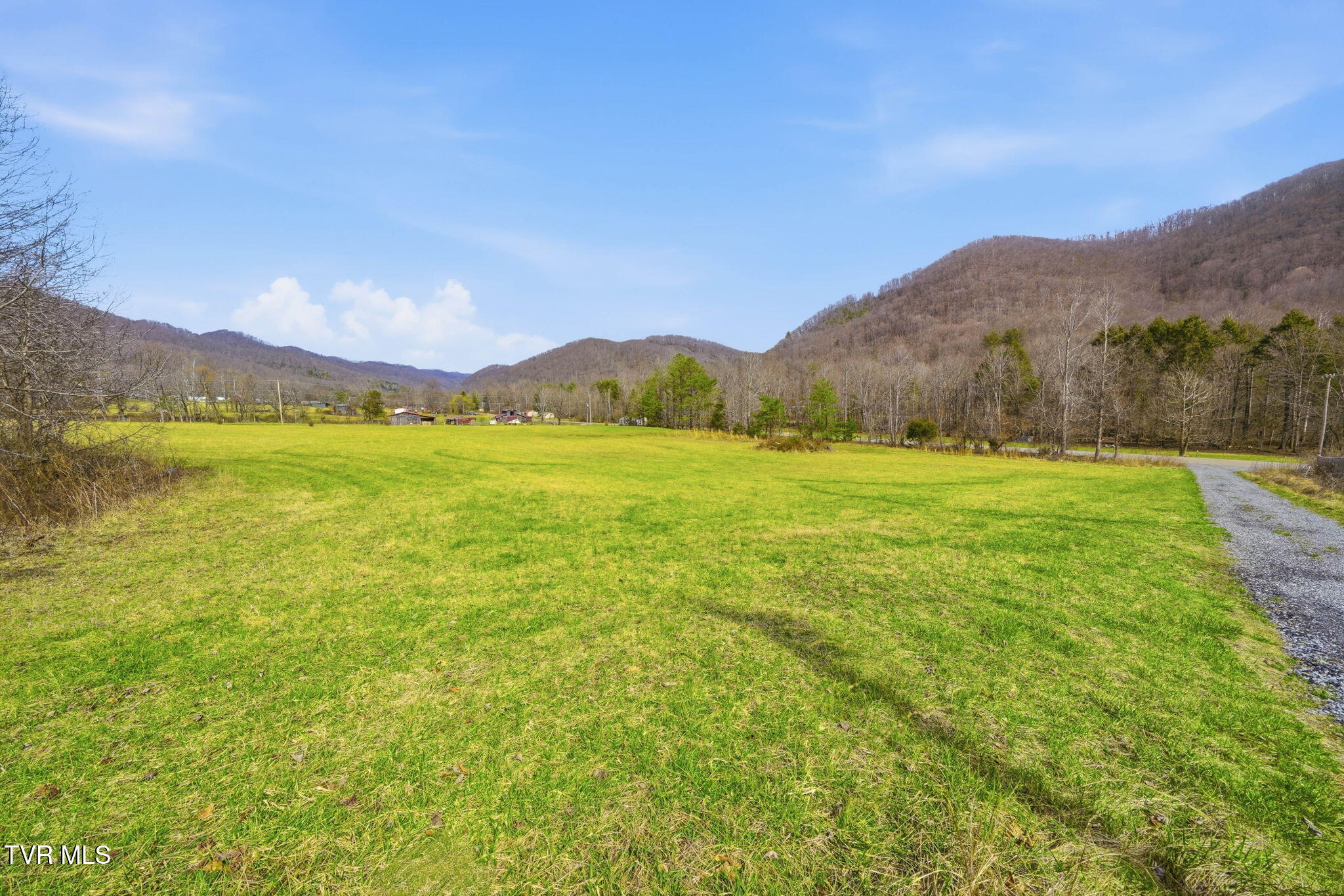 7-web-or-mls-720 Dry Creek Rd-15